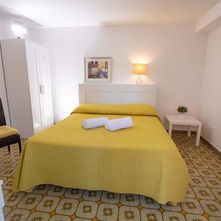 Le Torrette Rooms And Apartments Авола Екстериор снимка