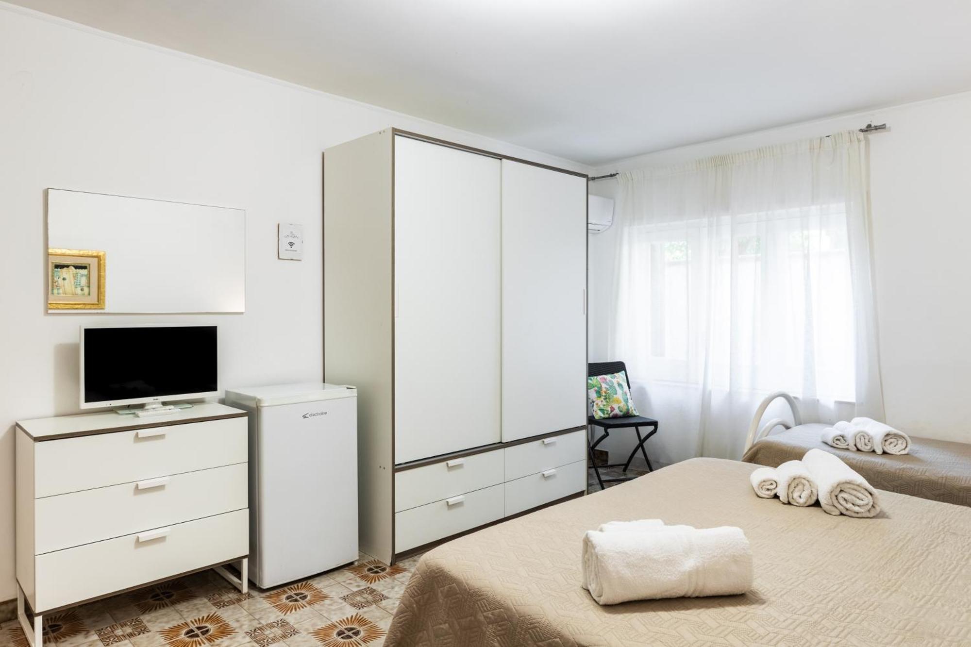 Le Torrette Rooms And Apartments Авола Екстериор снимка