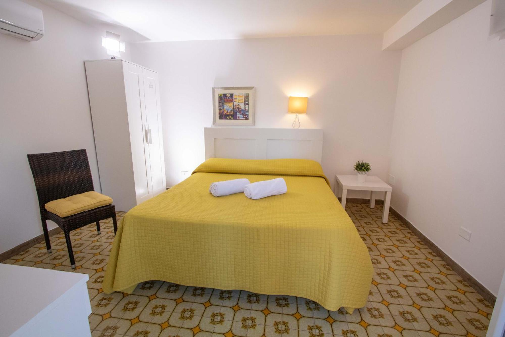 Le Torrette Rooms And Apartments Авола Екстериор снимка